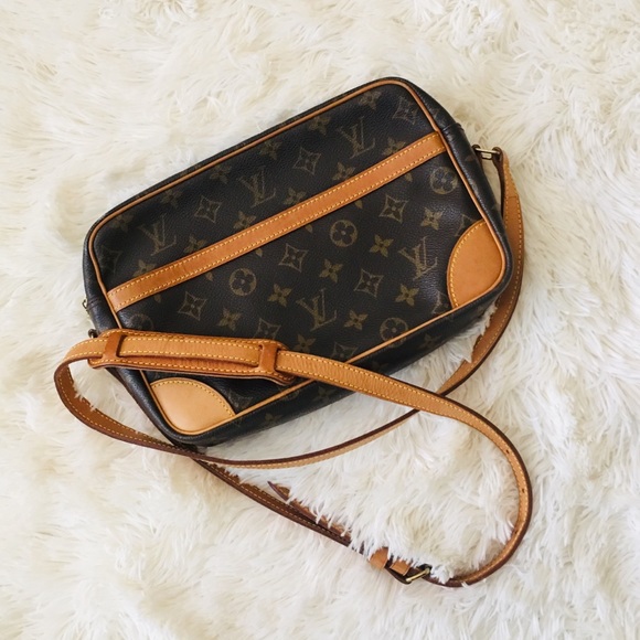 Louis Vuitton Handbags - Louis Vuitton Monogram Trocadero 27 Crossbody Bag